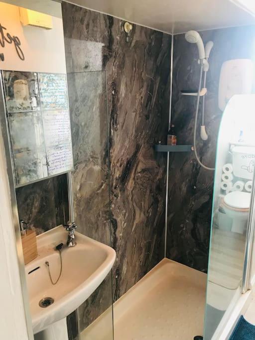 Cosy 2 Bedroom Flat In 爱丁堡 外观 照片